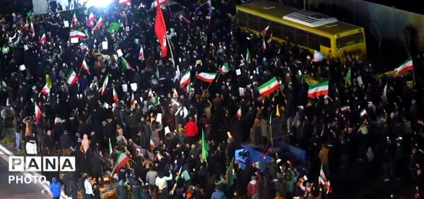 اتحاد و یکپارچگی مردم فردیس در شب هفتم شهادت رهبر انقلاب