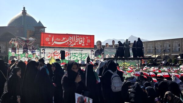 راهپیمایی باشکوه روز ۱۳ آبان در میدان امام خمینی(ره) اصفهان 