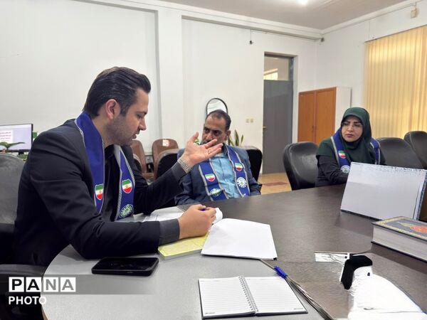بازدید مدیرکل آموزش و پرورش استان به‌مناسبت سالروز تاسیس سازمان دانش‌آموزی