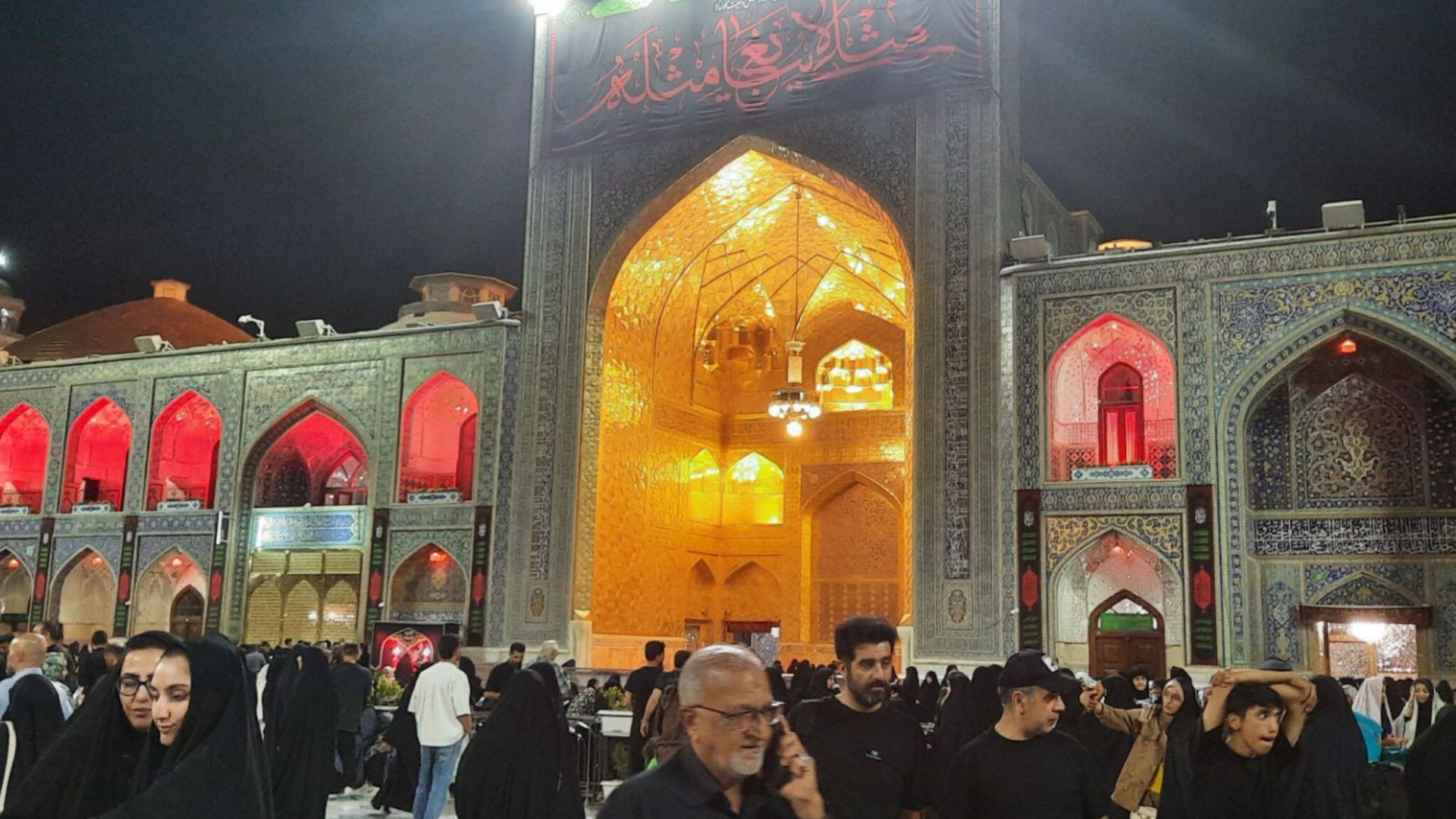زیارتی دلچسب در حرم امام مهربانی ها با عطر شهدای میناب