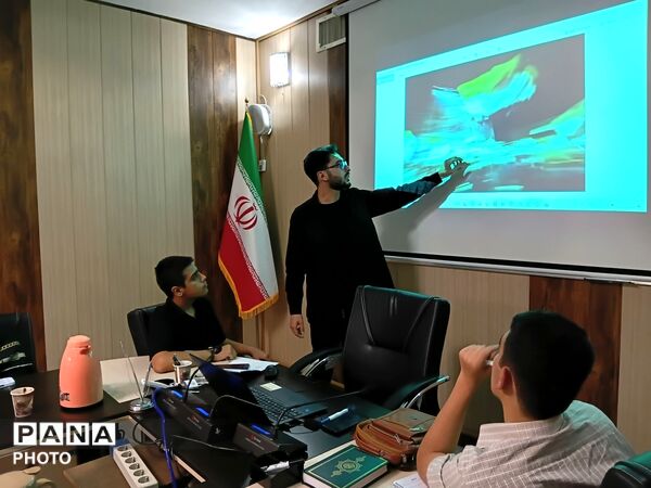جلسه توجیهی و آموزشی دانش‌آموزان خبرنگار پانا اعزامی  استان البرز به مراسم وداع و تشییع قائد امت 