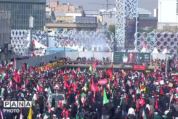 اشک‌ها و بغض‌های میلیونی در مسیر تشییع پیکر مطهر رهبر شهید