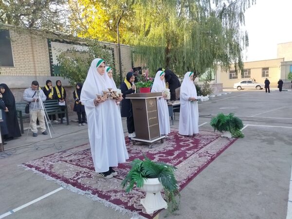 صبحگاه تمام تشکیلاتی دبیرستان تقی‌پور مراغه