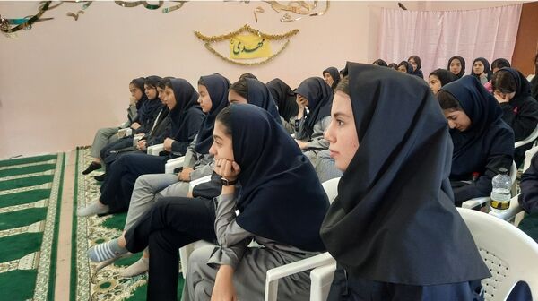 طرح وزارتی کنترل و کاهش آسیب‌های اجتماعی در دبیرستان فرهنگیان ناحیه۷ مشهد 