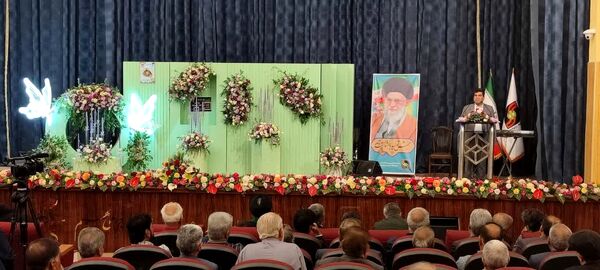 تجلیل از معلمان و معلمان پیشکسوت در بافق