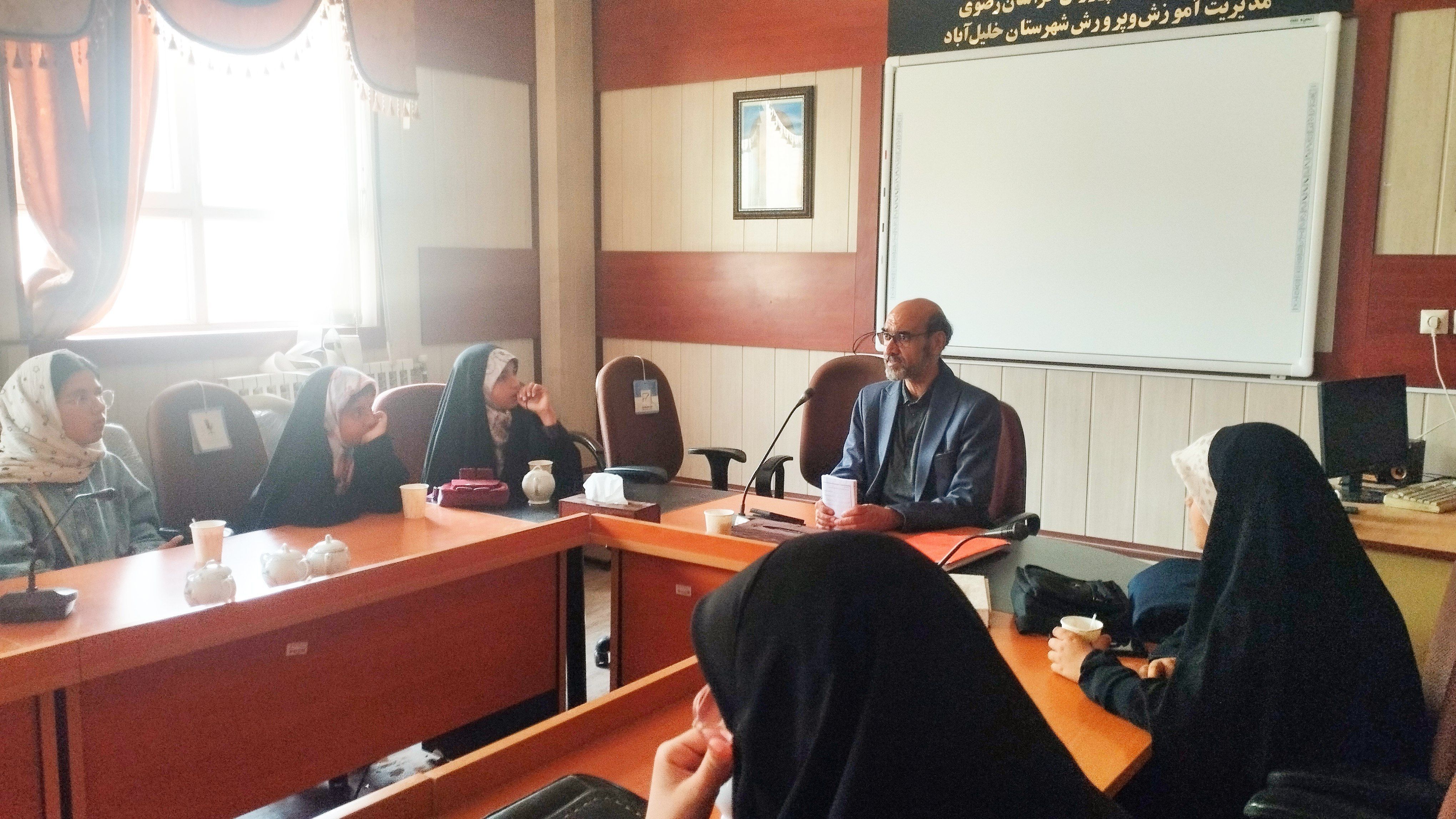 مسابقه «من یک خبرنگارم» در شهرستان خلیل‌آباد راه‌اندازی شد