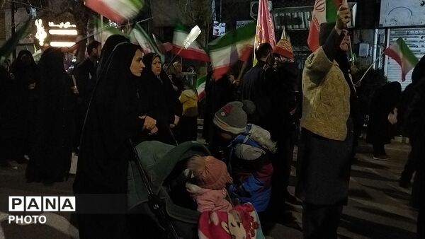 از پیر تا کودک برای حفظ  وطن آمدند-۱