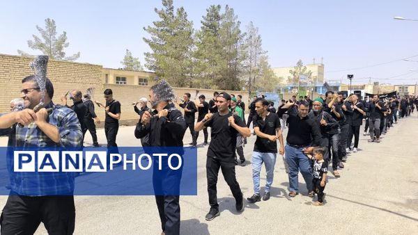 مراسم عزاداری و زنجیرزنی تاسوعای حسینی در شهر حسن آباد جرقویه علیا 