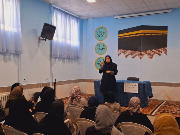 تشکیل انجمن اولیا و مربیان در دبیرستان حسن زاده اصفهانی 