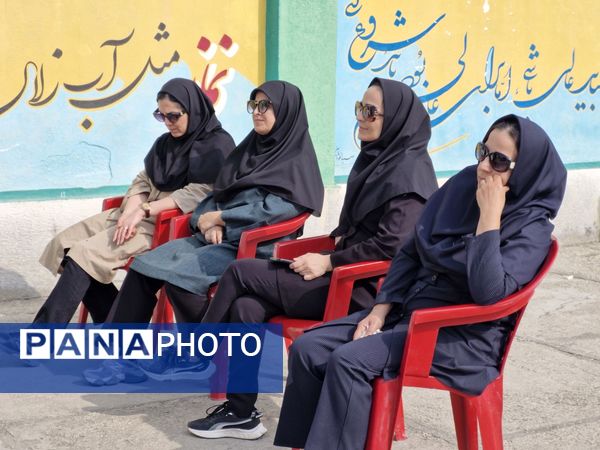 المپیاد ورزشی درون مدرسه‌ای در دبیرستان شاهد گلوگاه 