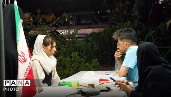 تجمعات شبانه در روز های پایانی ماه صفر همچنان پر رونق است