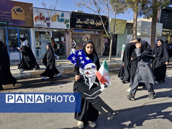 برگزاری راهپیمایی ۱۳ آبان با حضور پرشور مردم در شهرستان خواف 