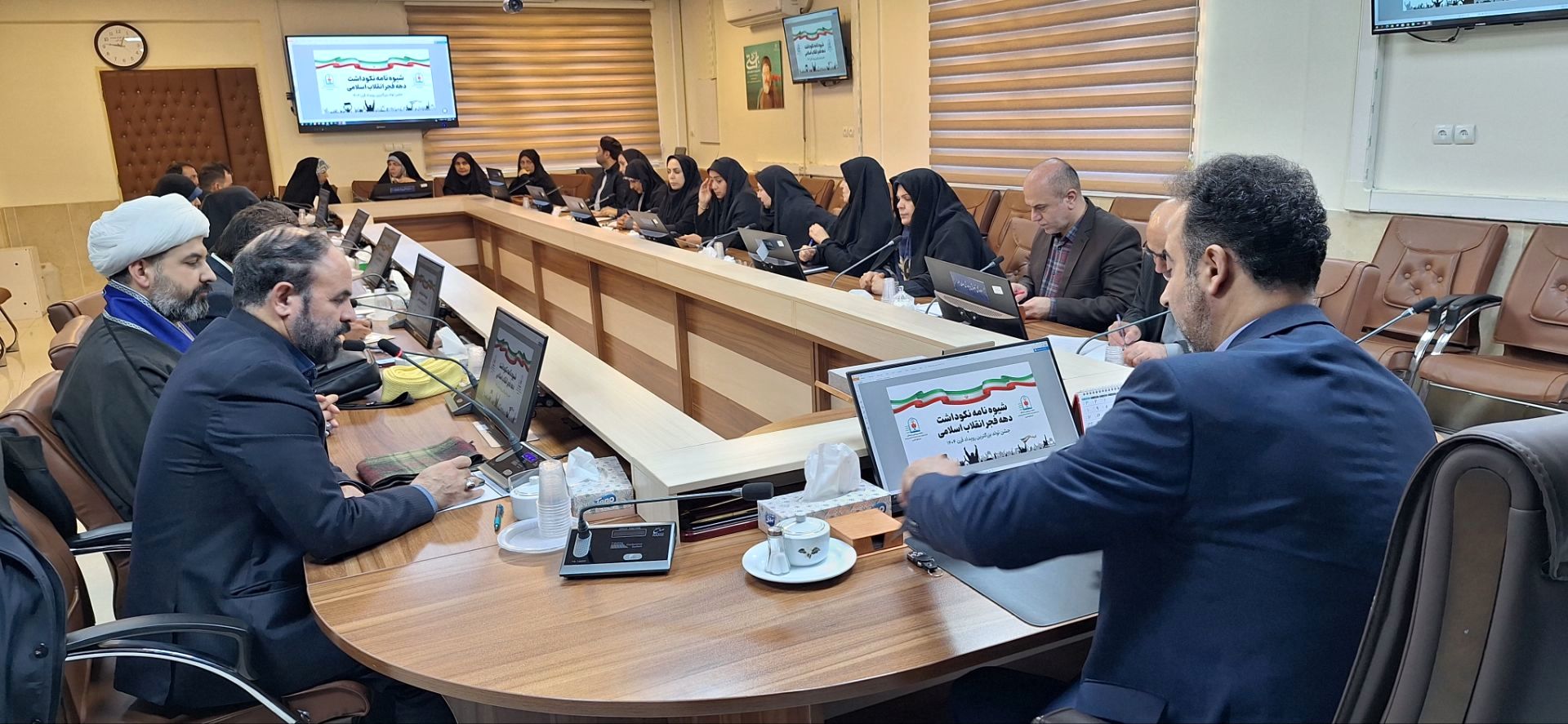 نشست همکاران حوزه پرورشی در راستای اجرای برنامه‌های دهه فجر 