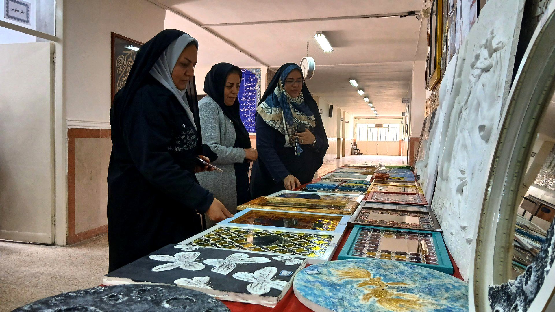 نمایشگاه مشاغل و فعالیت‌های مهارتی هنرستان فلق نظرآباد
