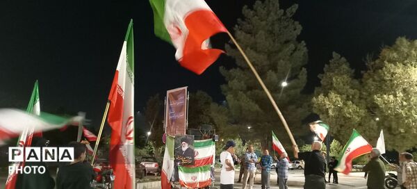 ایستادگی مردم تا پای جان در مشهد