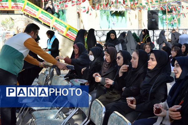 عطر رضوی در جشن نیمه شعبان مدرسه حکمت