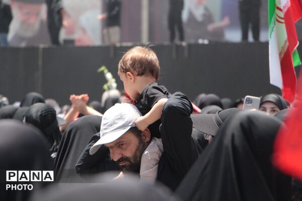 آخرین وداع با قائد شهید: پیکر مطهر آیت‌الله سیدعلی‌خامنه‌ای در میان سیل عاشقان به مصلی تهران رسید 