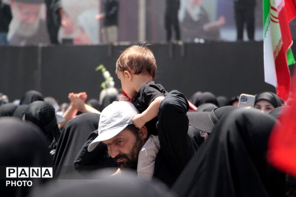 آخرین وداع با قائد شهید: پیکر مطهر آیت‌الله سیدعلی‌خامنه‌ای در میان سیل عاشقان به مصلی تهران رسید 