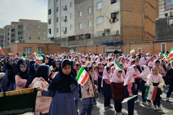 از کلاس درس تا شکوه انقلاب؛ شور دانش آموزی،  شور فجر