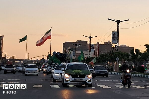 رژه‌ خودرویی با پرچم مقدس آستان‌قدس‌رضوی به مناسب دهه کرامت در بهارستان