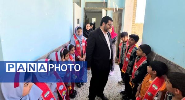 موج کتاب در مدارس روستایی؛ از هدیه‌ ۲۰۰ جلدی تا اشتیاقی برای مطالعه