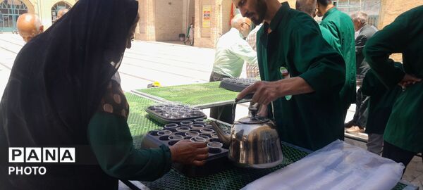 فعالیت چایخانه حضرت زهرا (س) در مسجد جامع 