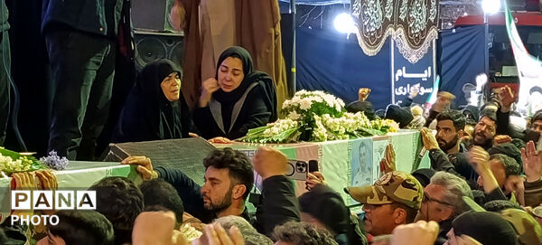وداع مردم شریف عزدار شهرستان با دو شهید جنگ صهیونیستی 