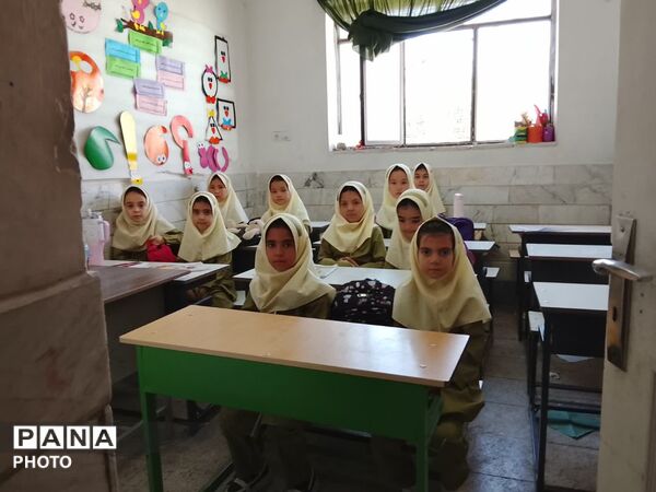 کلاس های جبرانی تابستانه دبستان حضرت زینب (س) شهر جعفریه 