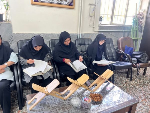 برگزاری ختم قرآن معلمان دبستان المهدی ناحیه 2 کرج به مناسبت سالگرد شهادت شهیدجمهور آیت‌الله رئیسی 
