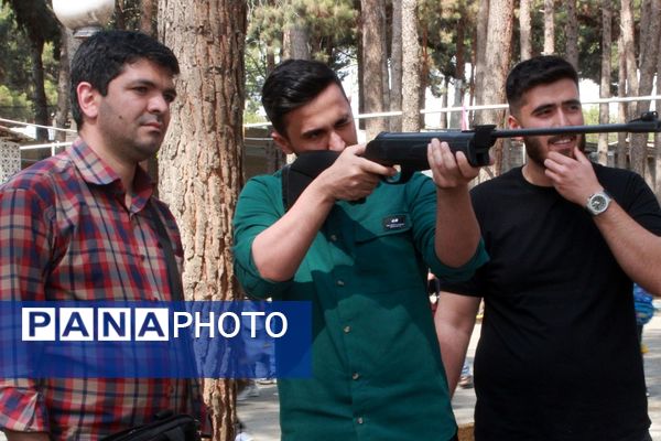  همایش تکریم از مقام معلم در اردوگاه شهید منتظری با حضور مسئولان بهارستان‌2