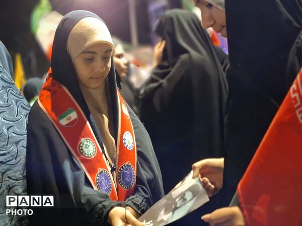 پویش با تو بزرگ شدیم و با تو قد می‌کشیم در رشتخوار