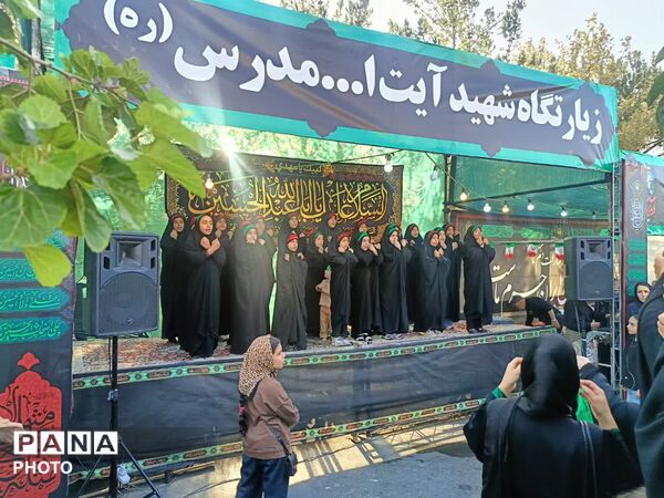 مشقِ عشق با پاهای کوچک روایت زائران خردسال کاشمر