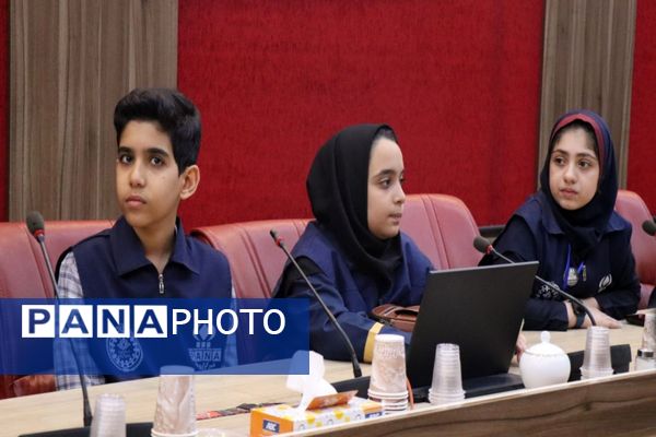 نشست صمیمی فعالین رسانه ای دانش‌آموزان با مدیرعامل خبرگزاری پانا