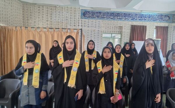 تجلیل از دانش‌آموز خبرنگاران پانا در لردگان