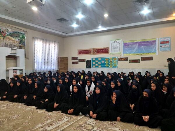 تشییع باشکوه شهید گمنام درسطح مدارس مه ولات