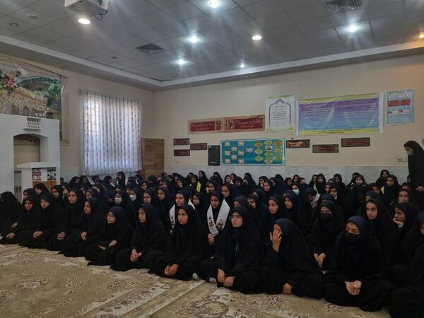 تشییع باشکوه شهید گمنام درسطح مدارس مه ولات