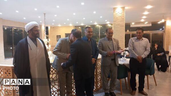 معلم، ستون جامعه؛ جشنی برای تقدیر از سال‌ها خدمت و ایثار