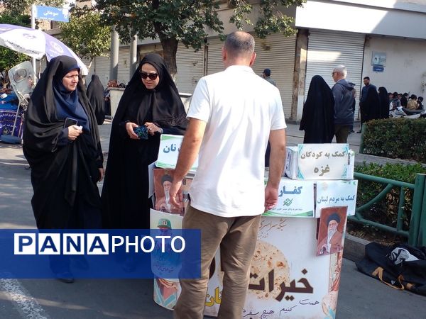 تشیع پیکر مطهر شهید عباس نیلفروشان با حضور پر شور مردم