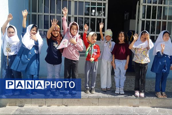 افتتاحیه‌ طرح دوره پیش دبستانی در دبستان‌ دخترانه صادقیه شهریار