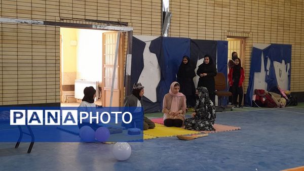 برگزاری جشن ۲۲بهمن در مدرسه فاطمه چلیچه