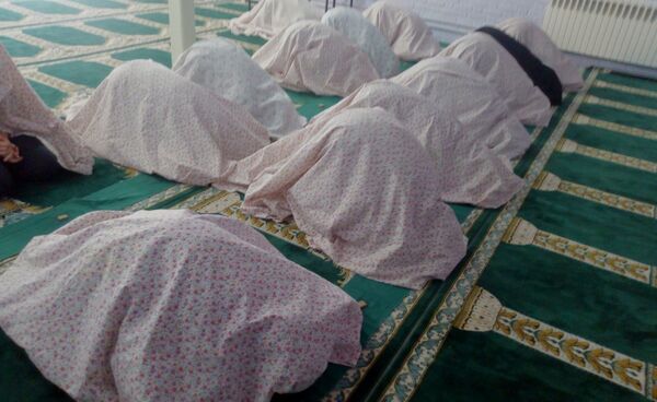 نواختن زنگ مهر و زنگ نماز و ایثار و شهادت در دبیرستان فاطمیه