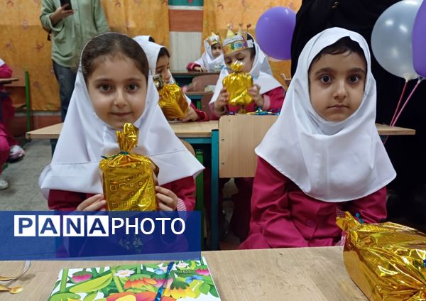 جشن شکوفه‌ها در خشکبیجار 