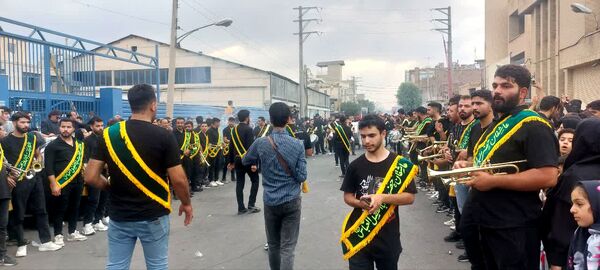 استقبال عزاداران حسینی از کاروان نمادین اسرای کربلا در قم