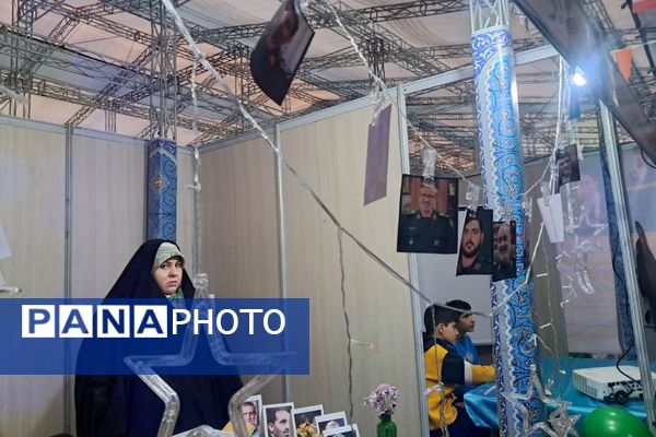 حضور دانش‌آموزان مدرسه طلیعه در نمایشگاه قرآن و عترت مجموعه ورزشی ایثار