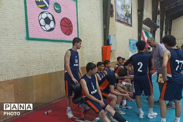 نبرد بسکتبالیست‌های کرمان و فارس در شیراز
