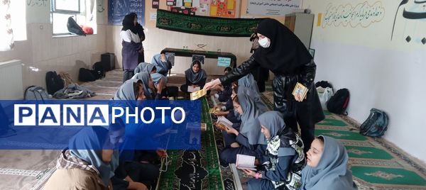 ایستگاه‌های صلواتی و دسته‌های سینه‌زنی و هیات‌های عزاداری در مدارس شهرستان قدس