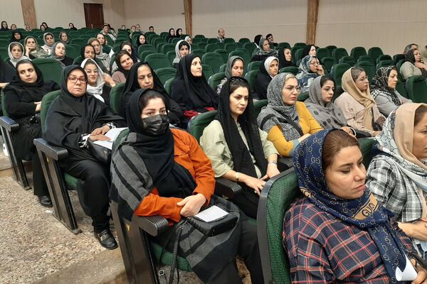 انتخابات انجمن اولیا و مربیان دبیرستان دخترانه پویش ناحیه 3 شیراز