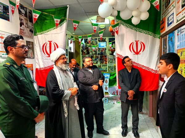 نمایشگاه «مدرسه انقلاب» دبیرستان میثاق