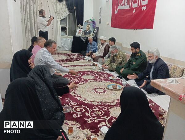 دیدار با خانواده شهید مرادپور به مناسبت هفته دفاع مقدس