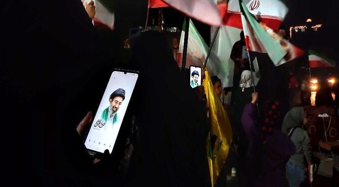 جمهوری اسلامی ایران  پیروز است